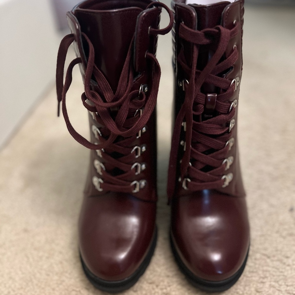 Just Fab platform heeled boot. Size Women’s US 10. Brand new never worn!